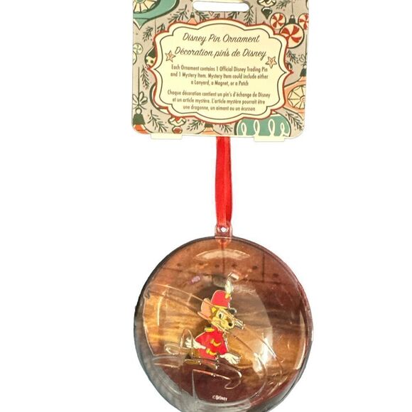 NWT Disney Store Dumbo Limited Release Pin and Mystery Gift Set - Picture 5 of 5